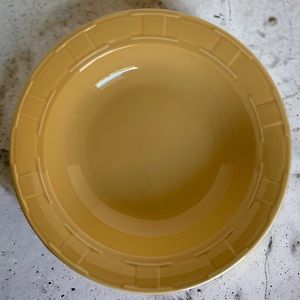 Longaberger 40 ounce Pasta Bowl - Butternut Woven Traditions Pottery